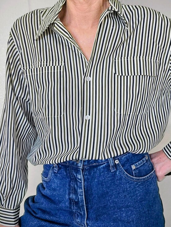 Vintage Tops - 🐩VTG Pinstripe Button Down Blouse